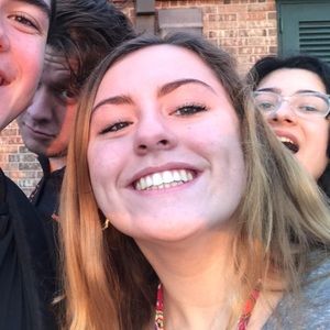 Meet your Posher, Abigail